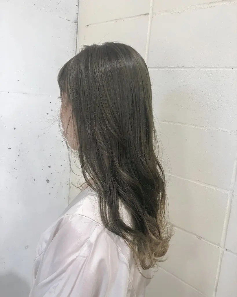 マットベージュ×グラデーションカラー