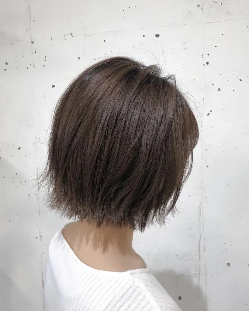 切りっぱなしボブ×アッシュベージュ