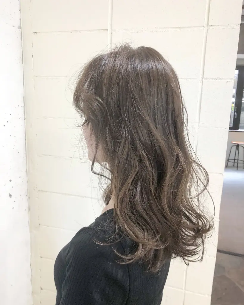 アッシュベージュ