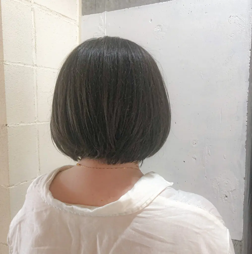ショートボブ