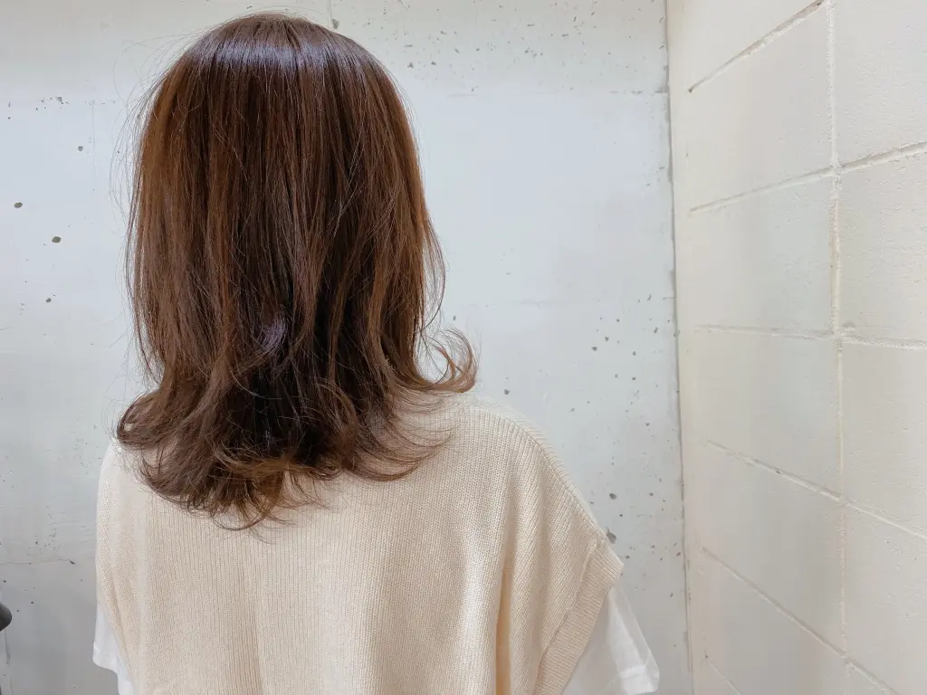 大人の巻き髪スタイル