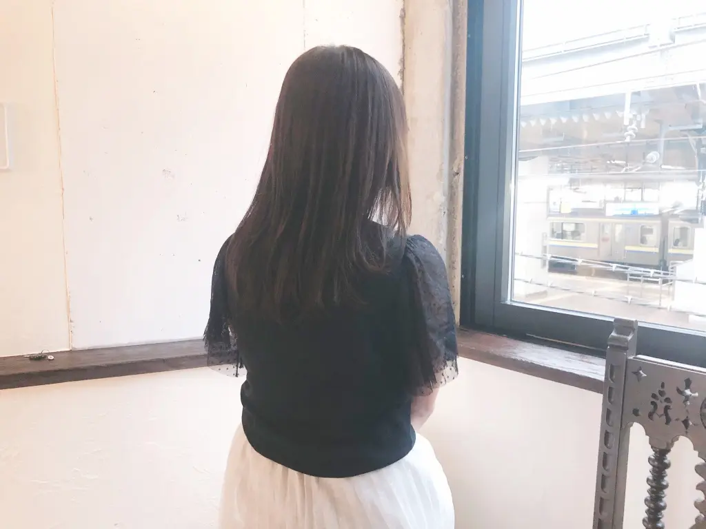 大人の巻き髪スタイル