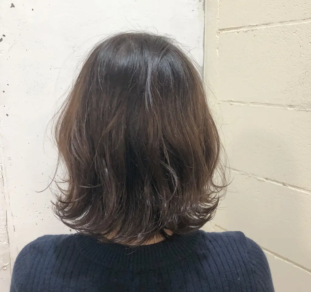 レイヤーボブ×グレージュカラー