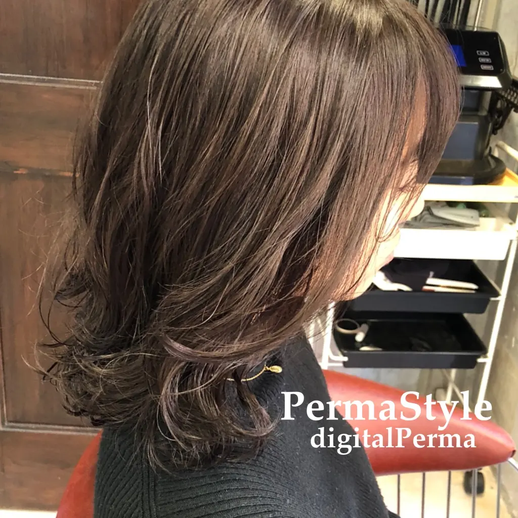 デジタルパーマ×ミディアムレイヤー | 千葉駅徒歩1分の美容室 ルルド