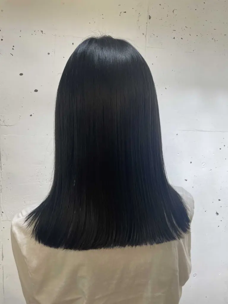 切りっぱなしミディアムヘア