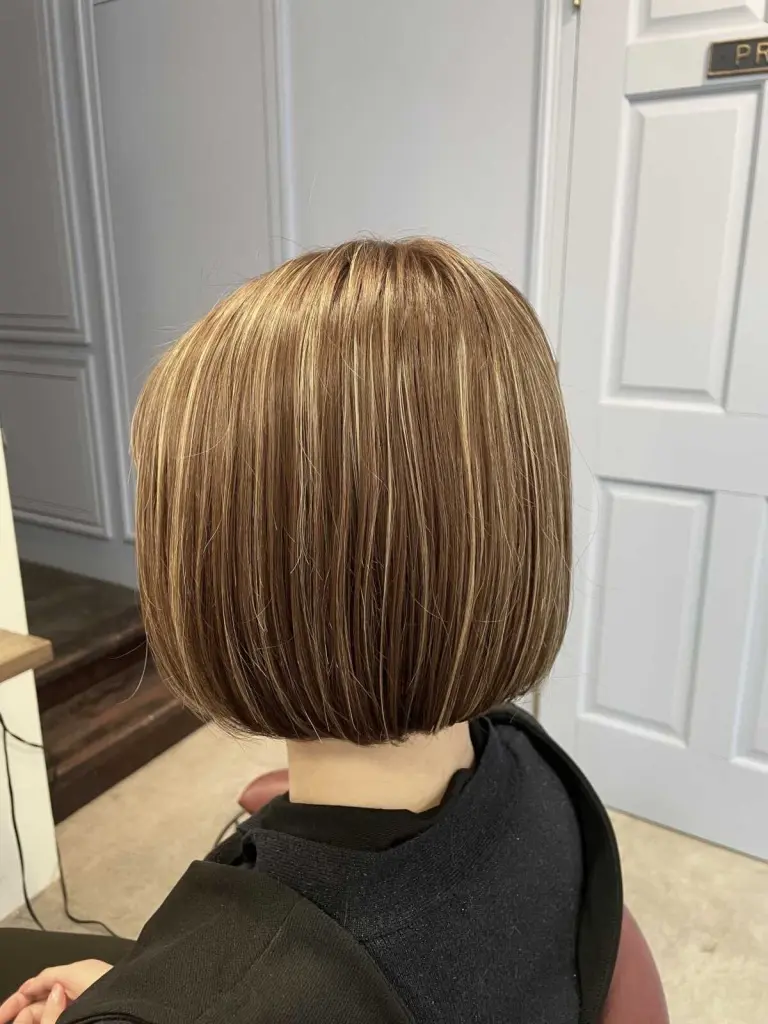 ショートボブ×ハイライト