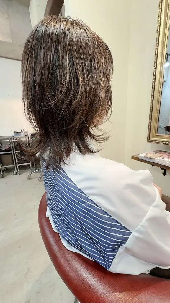 レイヤーカット+ブリーチハイライト。