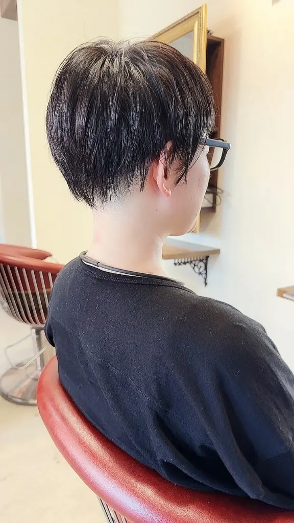 女性の刈上げとアシンメトリー - サブ画像1