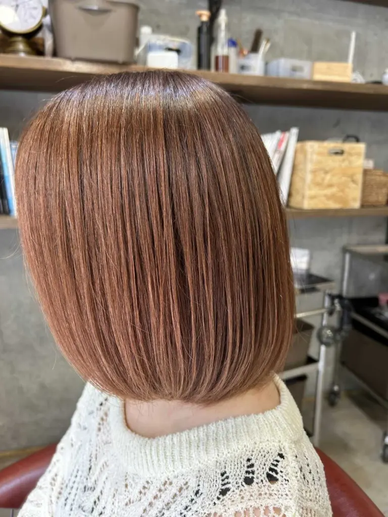 ピンクベージュ×ボブ