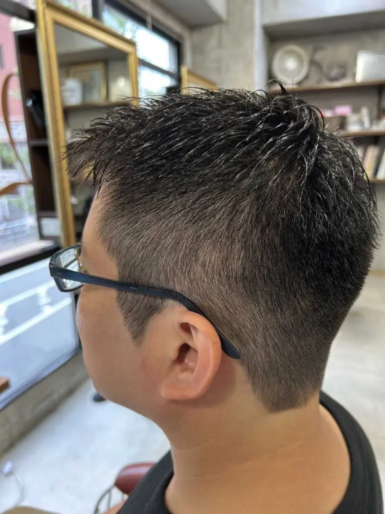 黒髪メンズショート