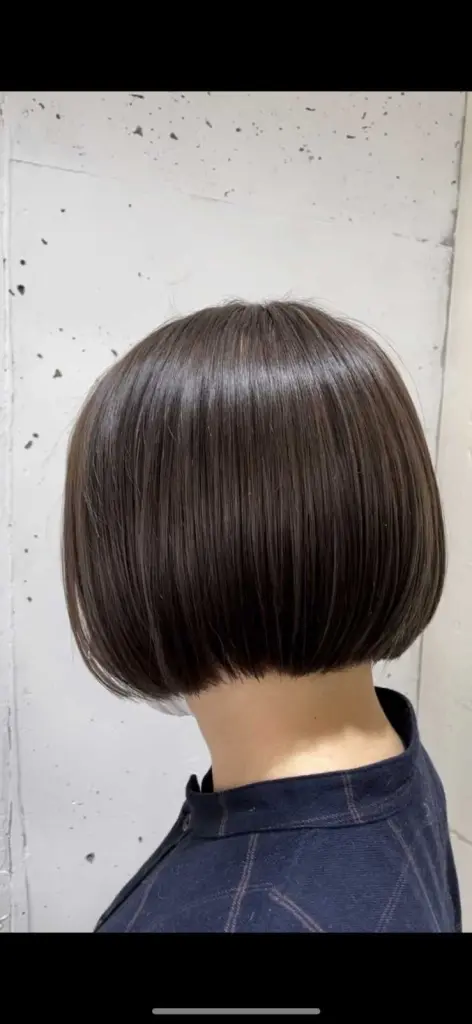 ショートボブ×ツヤ髪ベージュ
