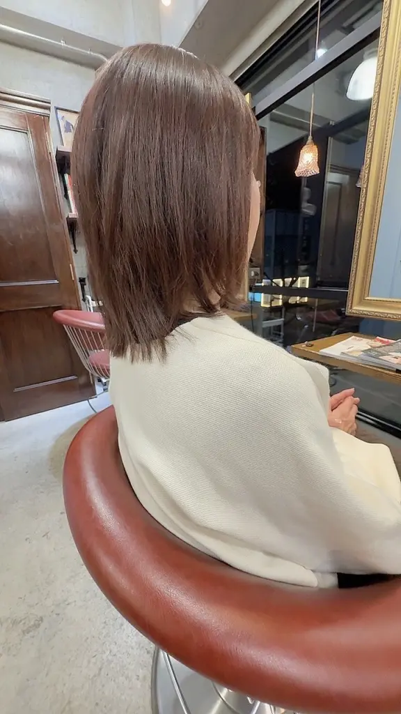 小顔似合わせカットグレージュカラー。