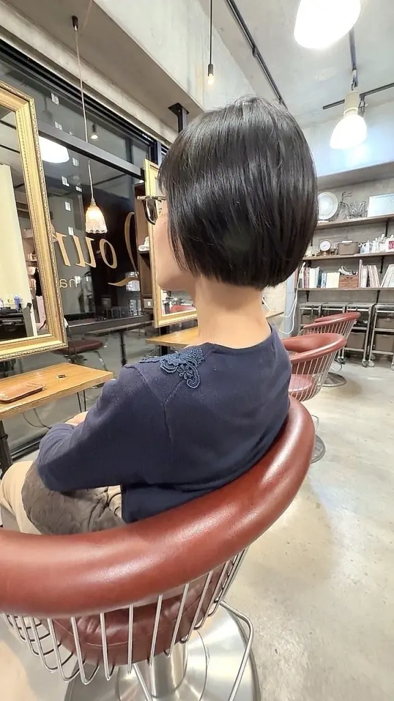 大人小顔似合わせボブヘア。