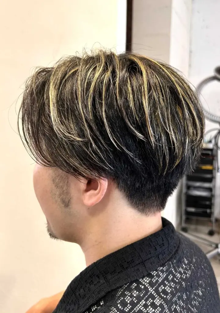 センターパート×ハイライトブリーチ