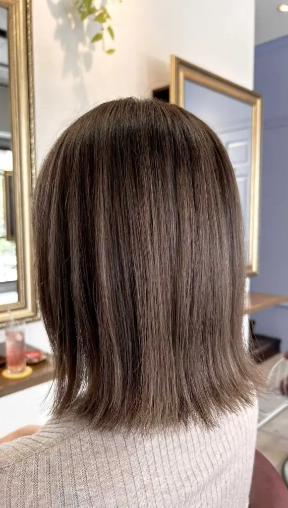 切りっぱなしボブ×ハイライトベージュ