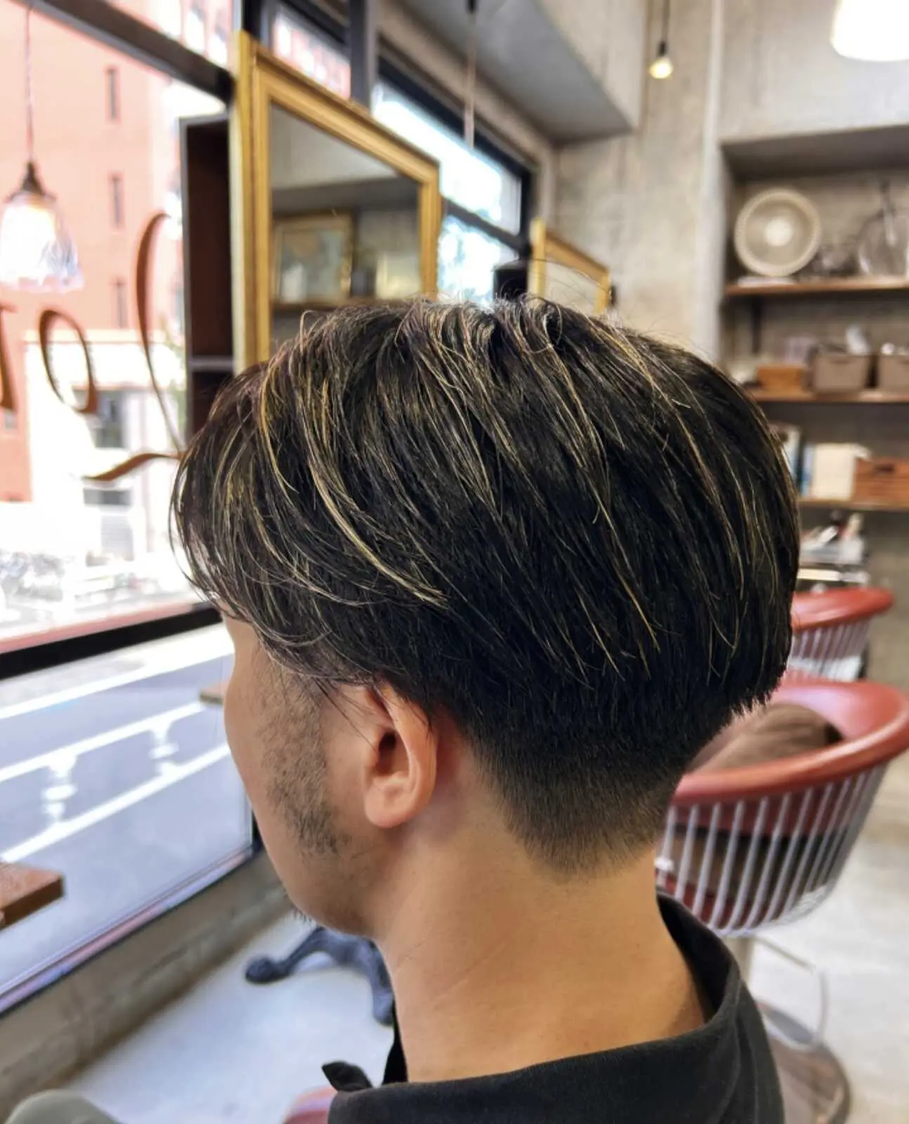 メンズハイライトセンターパート