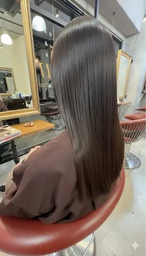 縮毛矯正セミロング　グレージュカラー