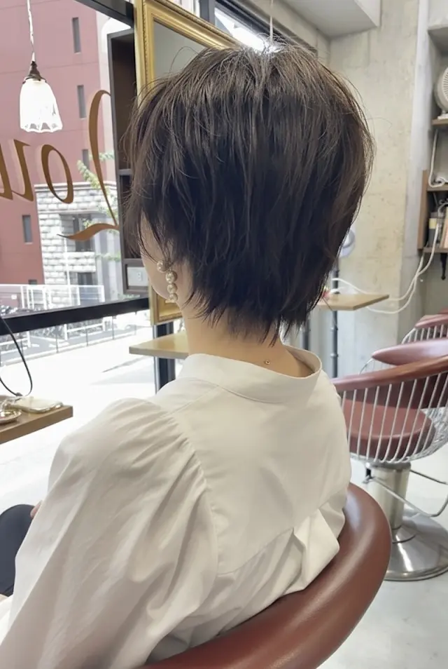 女性らしさのある　洗練こなれショート