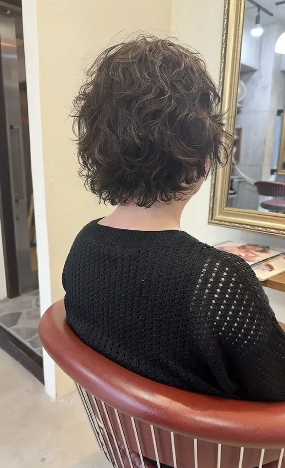 髪質を活かしたパーマ風ボブ