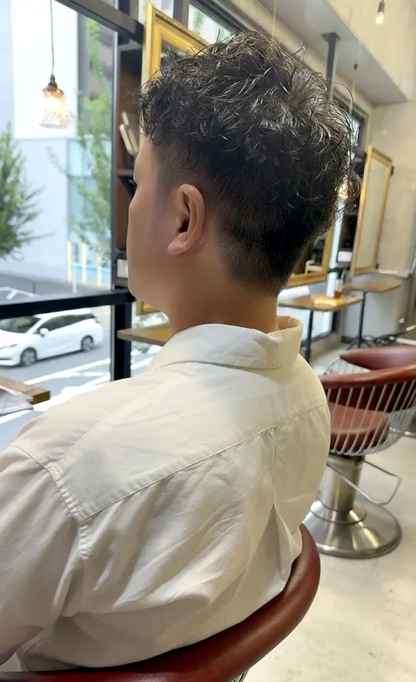 スーツ合うメンズパーマ