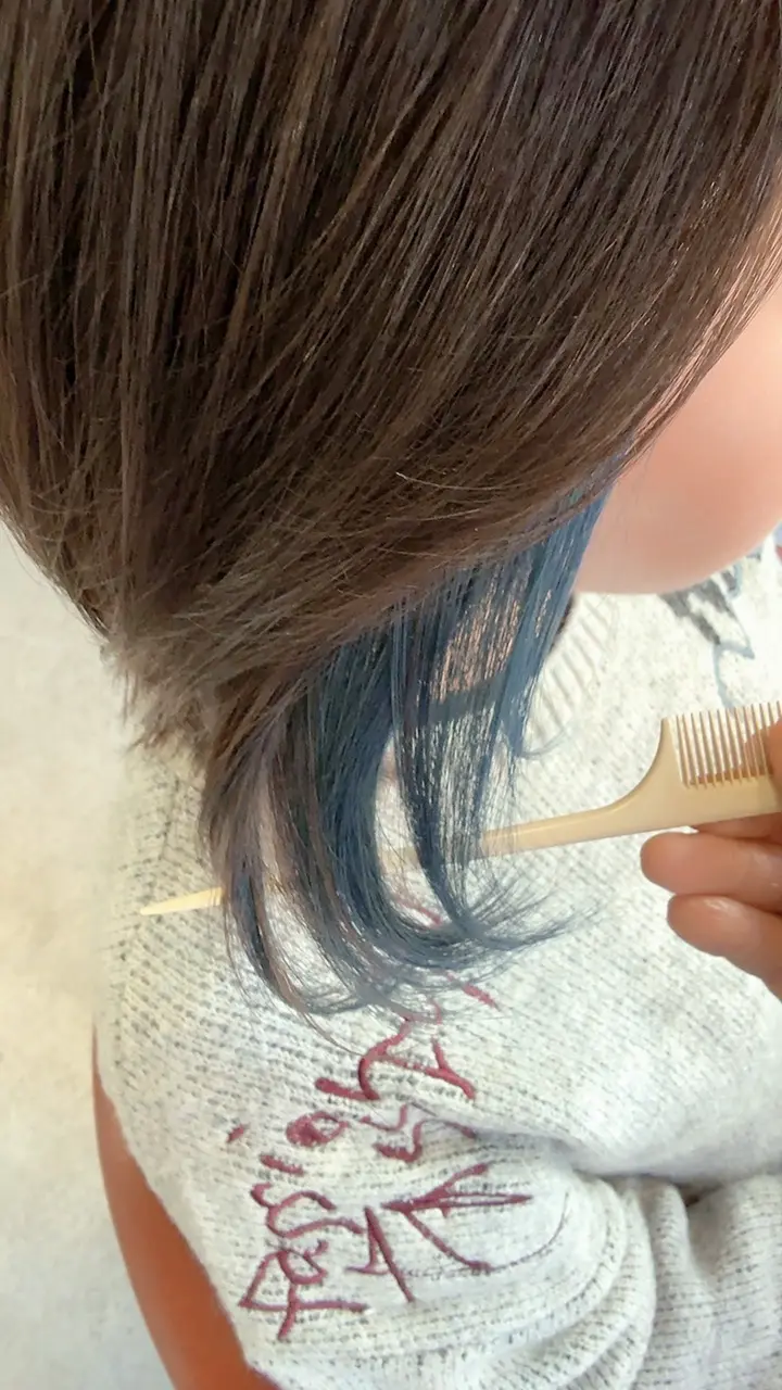 ブルーインナーカラー - サブ画像1 | 千葉駅徒歩１分の美容院・美容室 Lourdes Hair Design（ルルドヘアデザイン）